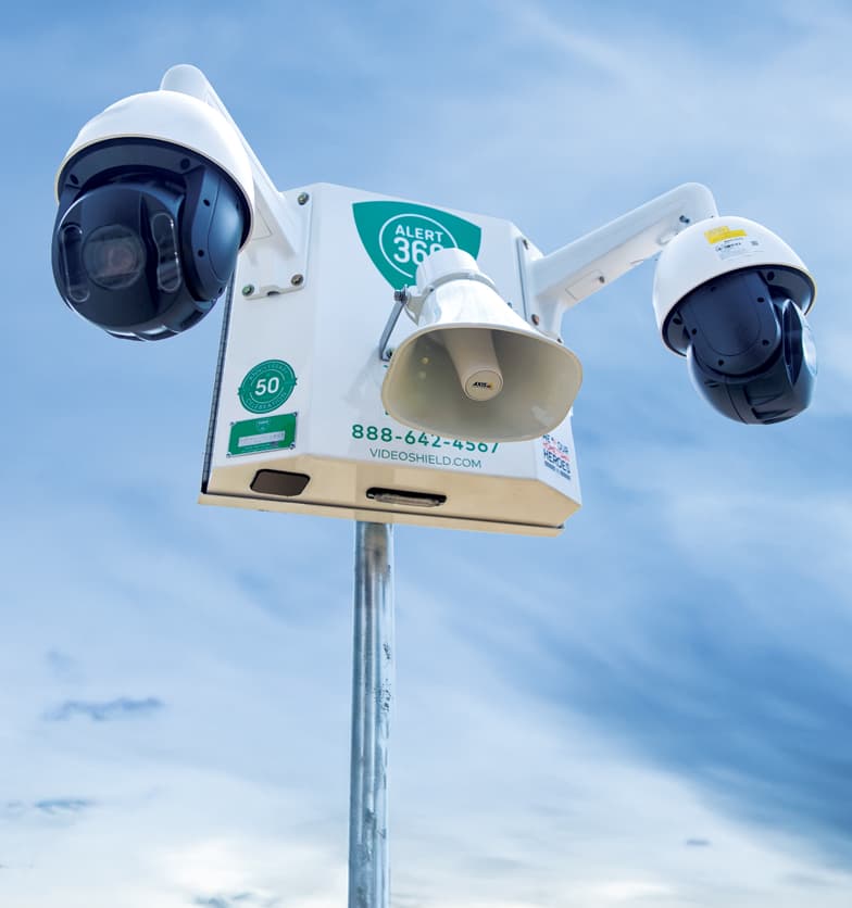 Mobile surveillance unit protecting a field site